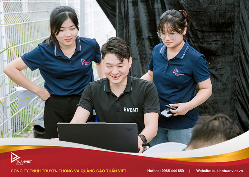 chạy sự kiện là gì