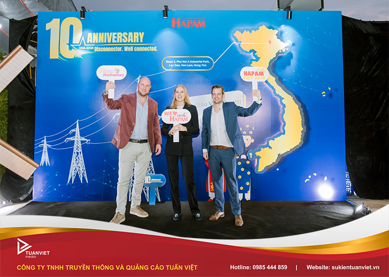 thiết kế hashtag cầm tay