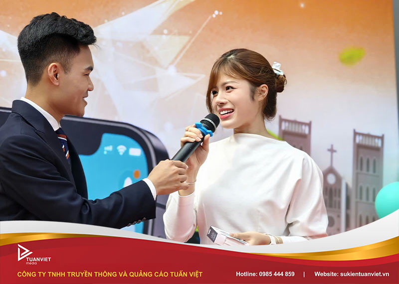 khai trương showroom yadea okxe tây hồ