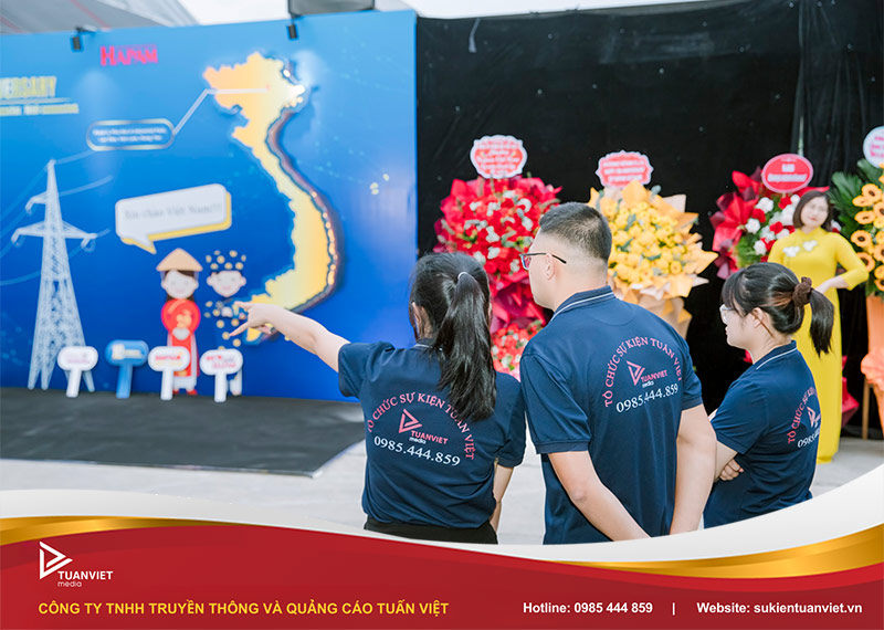 tổ chức sự kiện tiếng anh là gì 