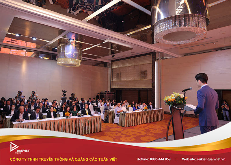 tổ chức sự kiện trong tiếng anh là gì 