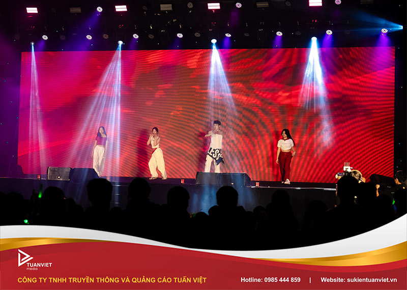 đêm nhạc chào tân sinh viên học viện PTIT 2025