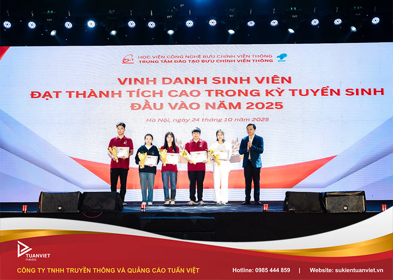 sự kiện chào tân sinh viên học viện PTIT 2025