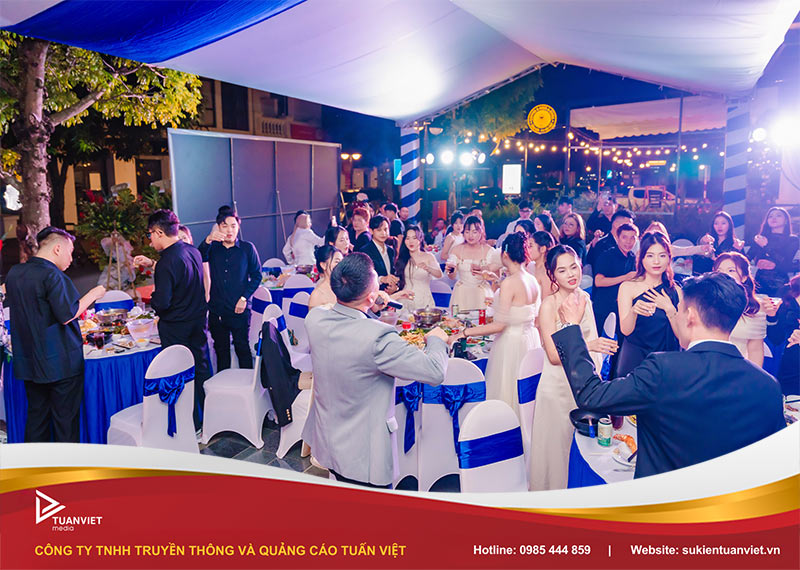 khai trương công ty giải trí HP Pro Intertainment