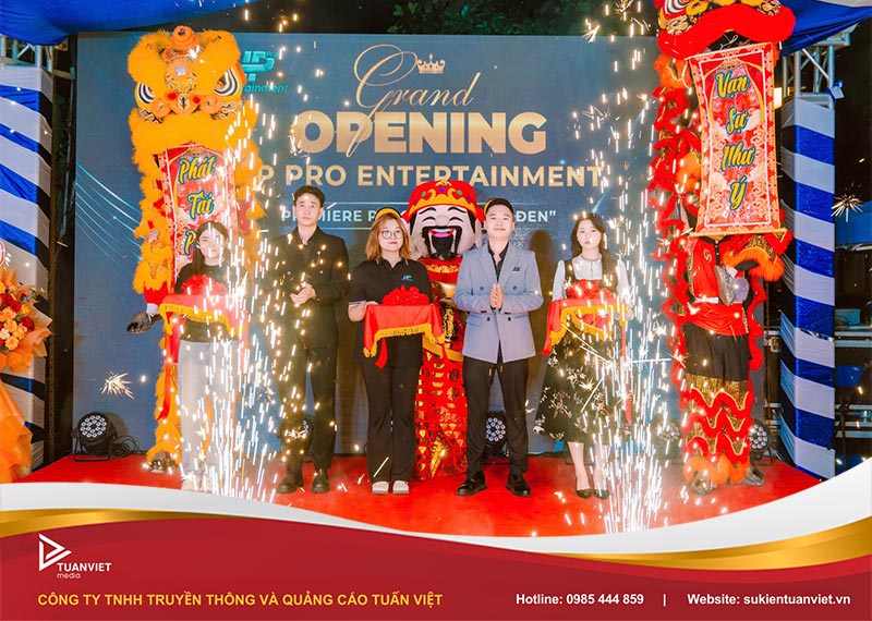 khai trương công ty giải trí HP Pro Intertainment