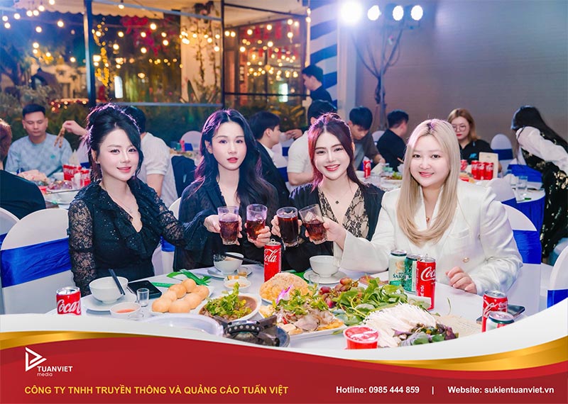 khai trương công ty giải trí HP Pro Intertainment