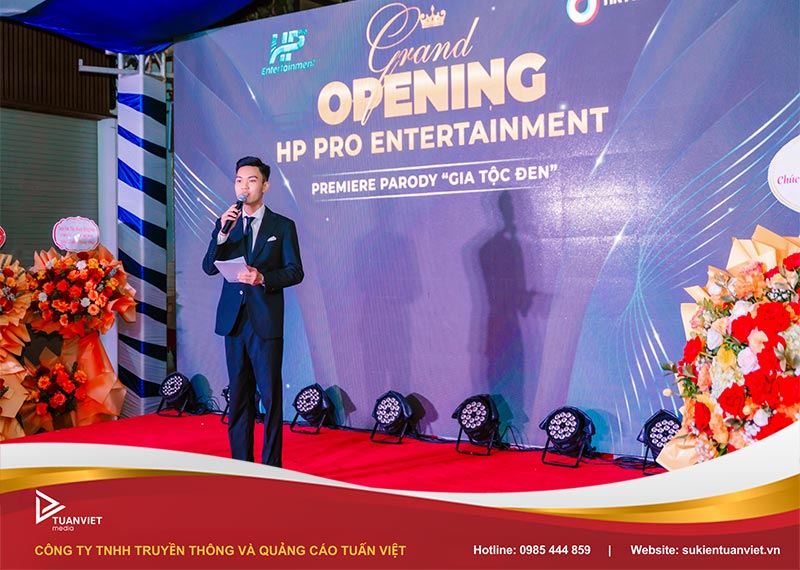 khai trương công ty giải trí HP Pro Intertainment