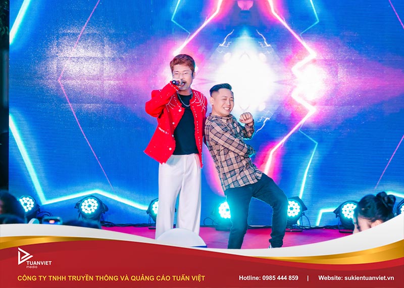 khai trương công ty giải trí HP Pro Intertainment