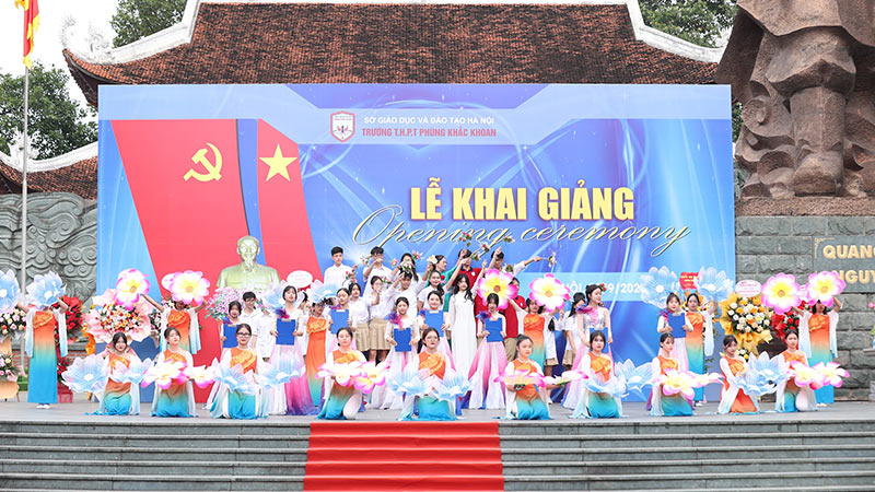 tổ chức sự kiện trường học