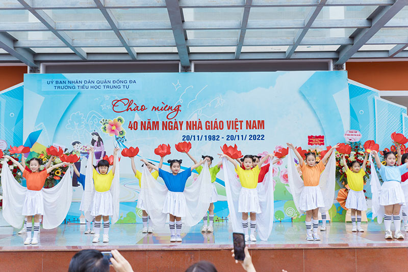 tổ chức trò chơi 20/11