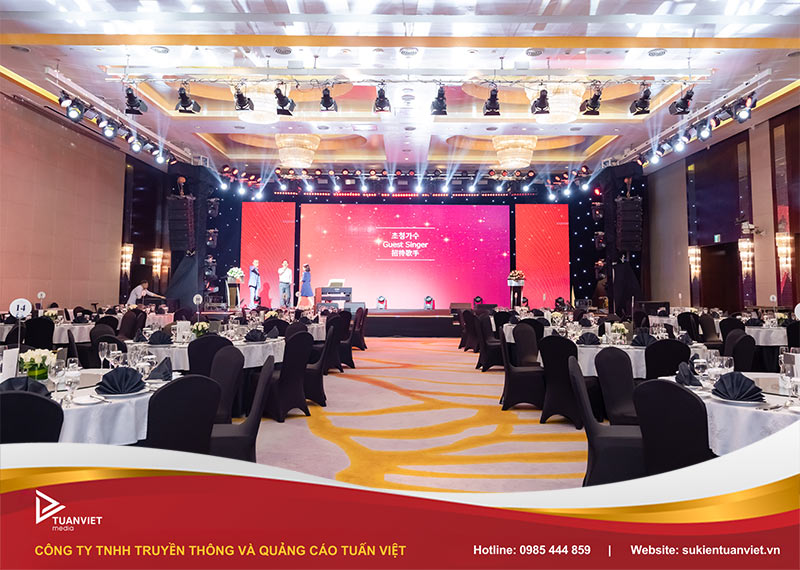 tổ chức tiệc tất niên cho công ty đông người