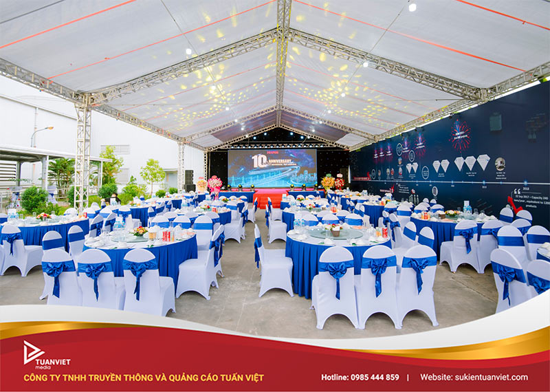 tổ chức tiệc khai xuân trọn gói