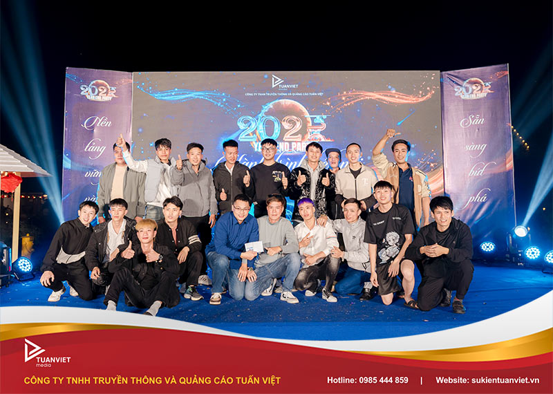 tổ chức tiệc khai xuân