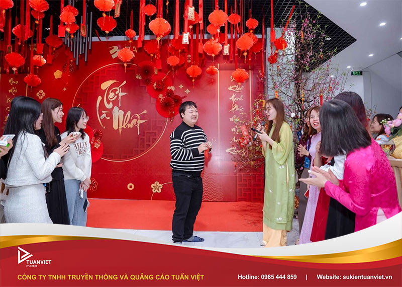 kịch bản tổ chức tiệc khai xuân