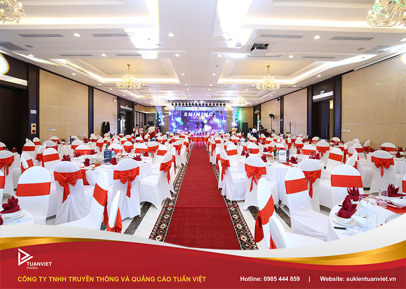 tổ chức tất niên với hoạt động countdown