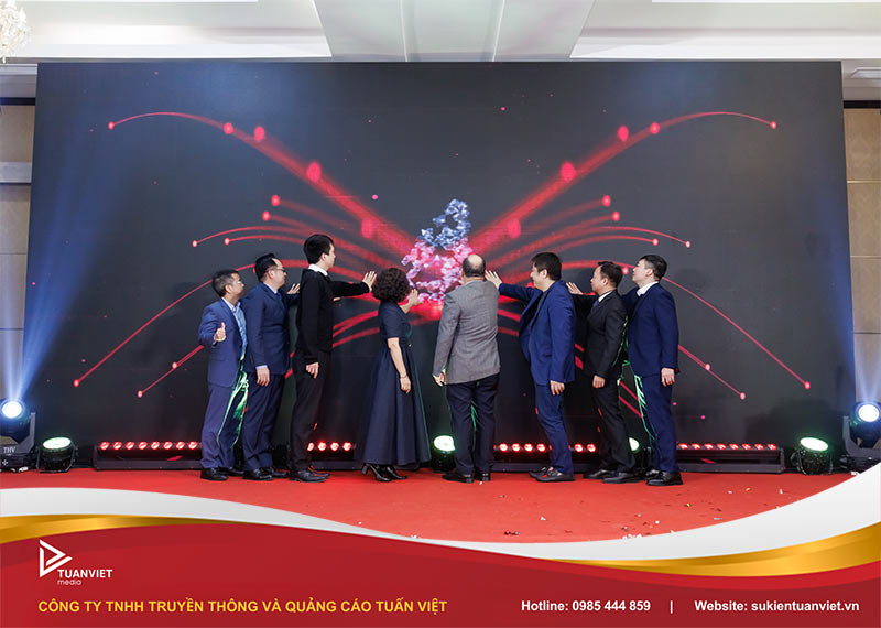 tổ chức tất niên với hoạt động countdown