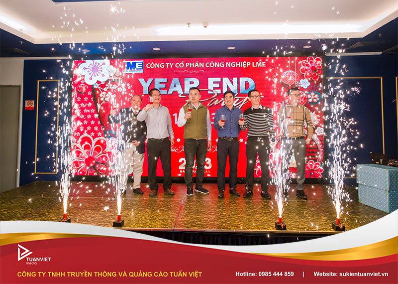 tổ chức tất niên với hoạt động countdown