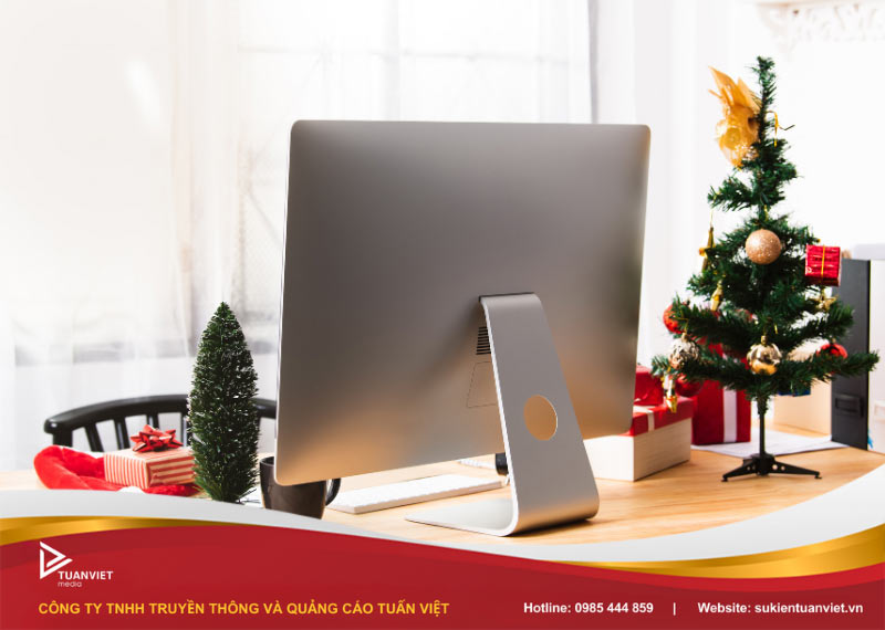 trang trí noel bàn làm việc văn phòng