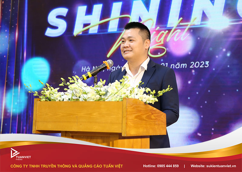 mẫu kịch bản mc song ngữ year end party 