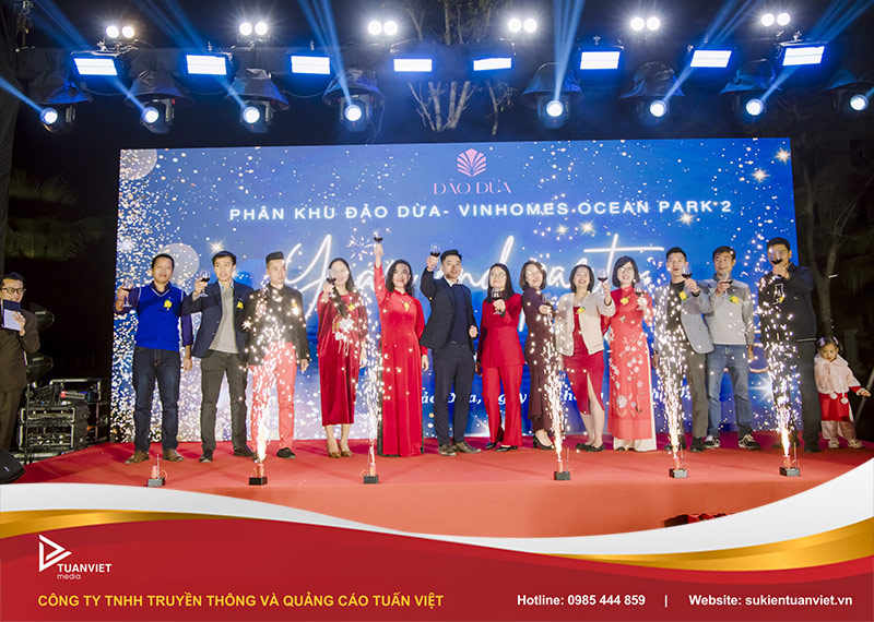 timeline tiệc tất niên cuối năm