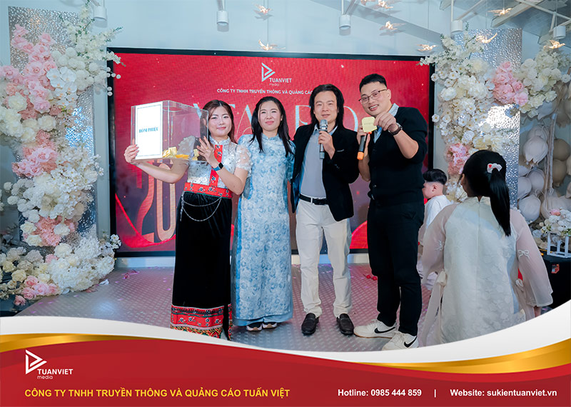 year end party Tuấn Việt Media 2025