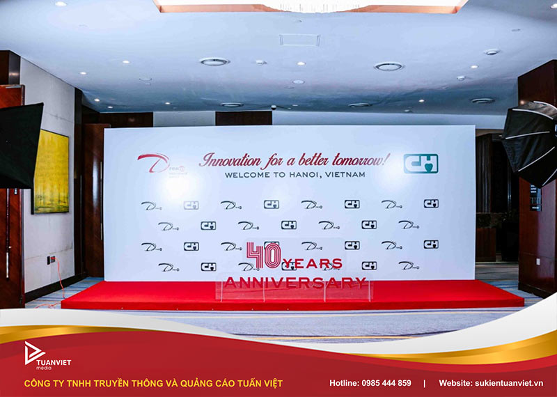 giá thiết kế backdrop