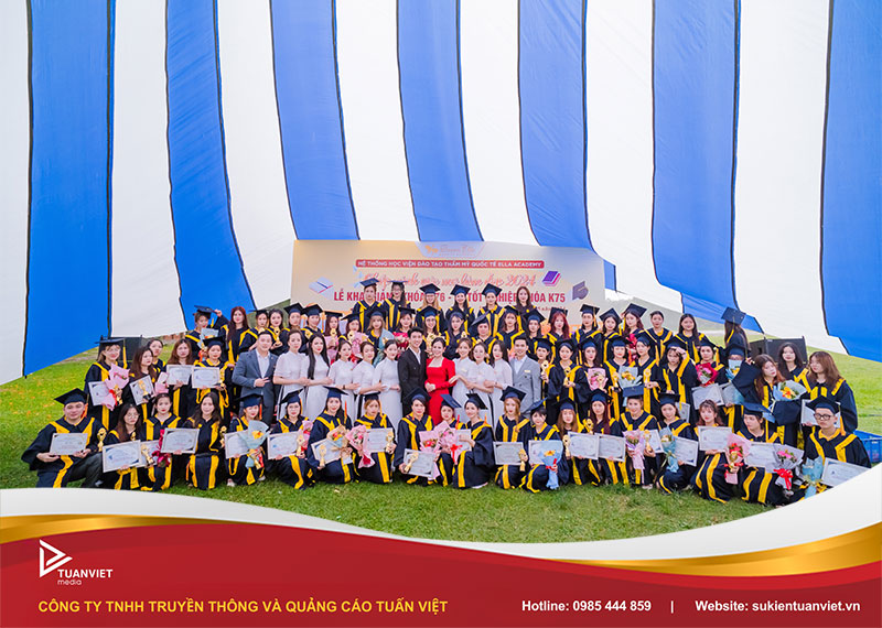 backdrop lễ tốt nghiệp 2026