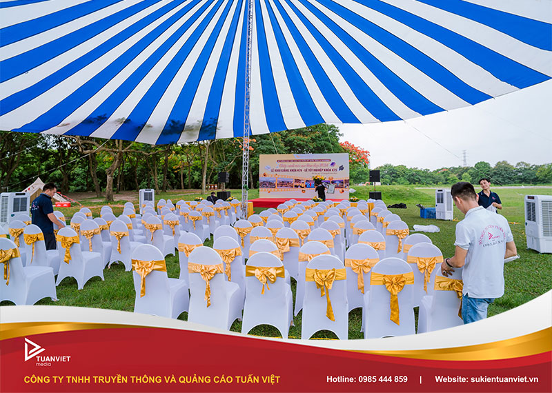 backdrop lễ tốt nghiệp năm học 2026