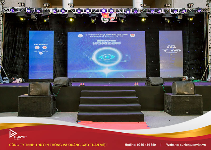 mẫu backdrop lễ tốt nghiệp đại học