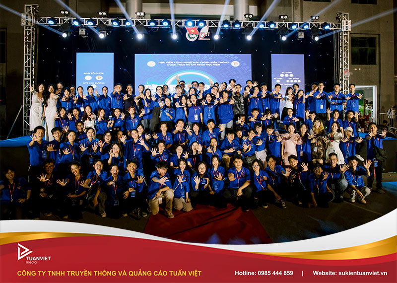 backdrop sự kiện tốt nghiệp đại học