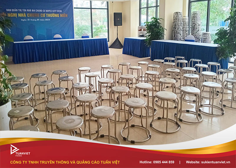 cho thuê bàn ghế inox