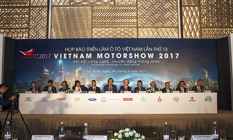 Kích thước backdrop họp báo chuẩn