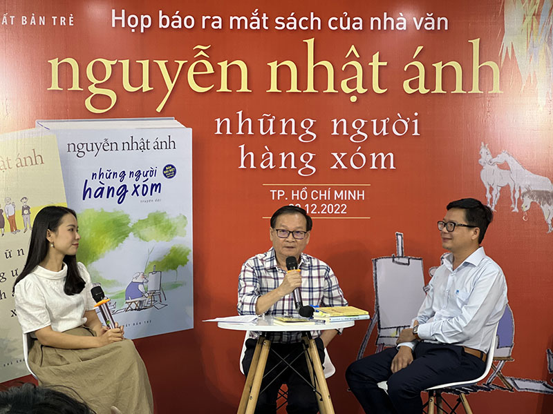 backdrop họp báo ra mắt sách