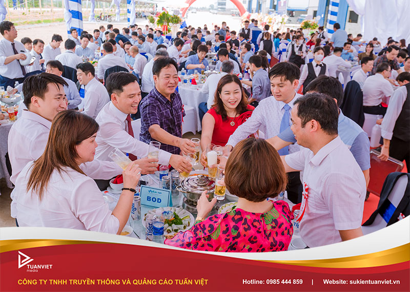 tổ chức tiệc khai trương nhà máy
