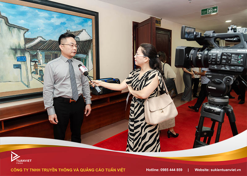mẫu kịch bản chương trình họp báo chuyên nghiệp
