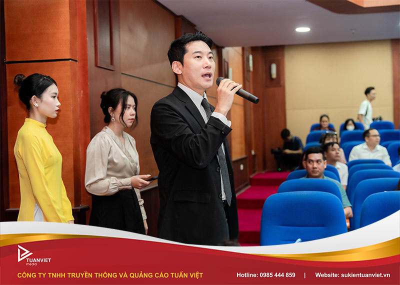 lập kịch bản tổ chức họp báo chuyên nghiệp