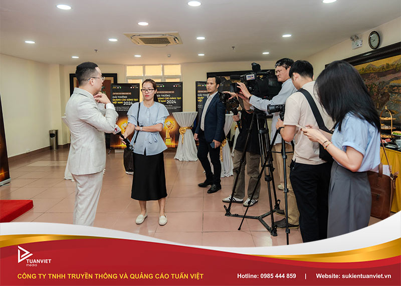 mẫu kịch bản tổ chức họp báo