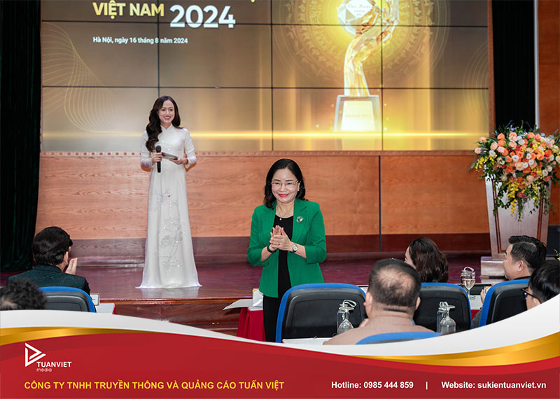 mẫu kịch bản chương trình họp báo