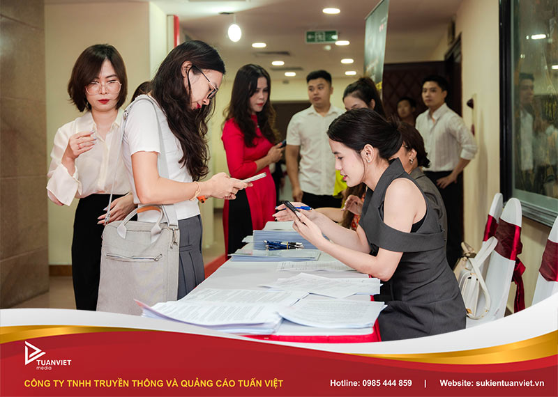 dịch vụ tổ chức họp báo trọn gói
