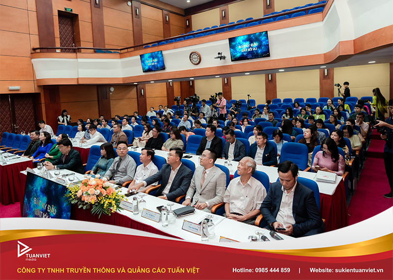 tổ chức hợp báo trọn gói