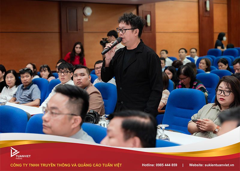 quy trình tổ chức họp báo