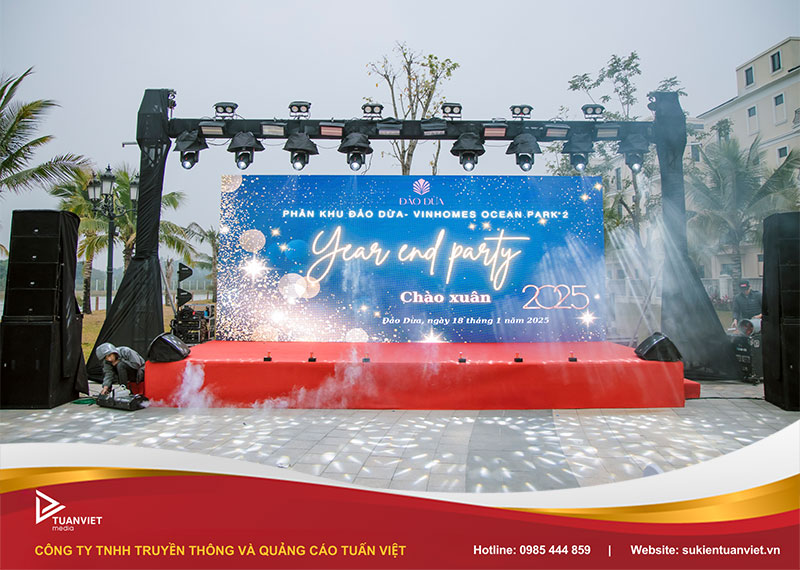 setup sân khấu tổ chức sự kiện