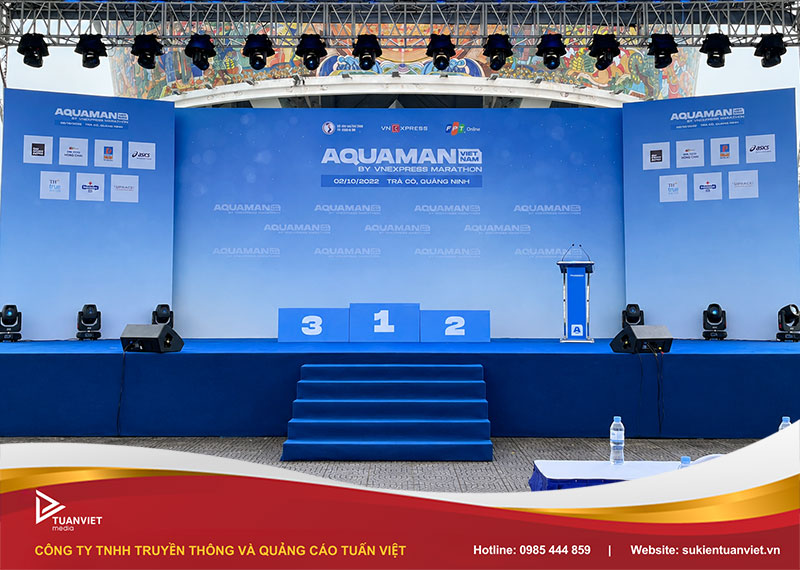 set up sân khấu sự kiện