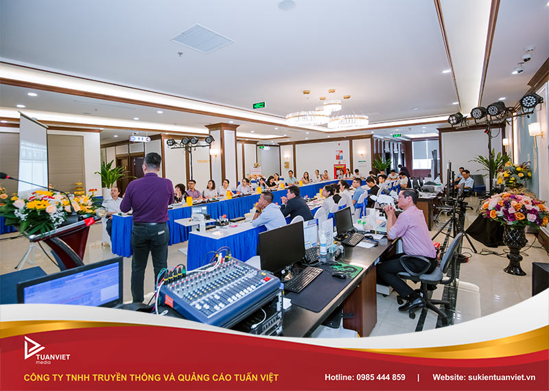 tổ chức hội nghị khách hàng nên chuẩn bị gì