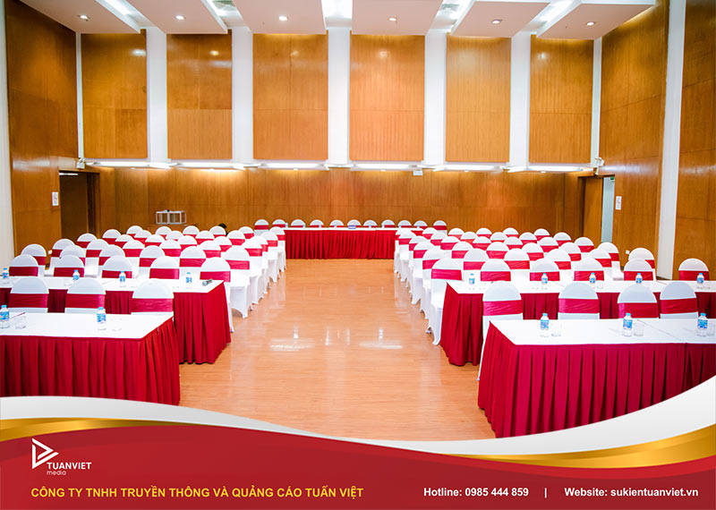 chuẩn bị tổ chức hội nghị khách hàng chi tiết