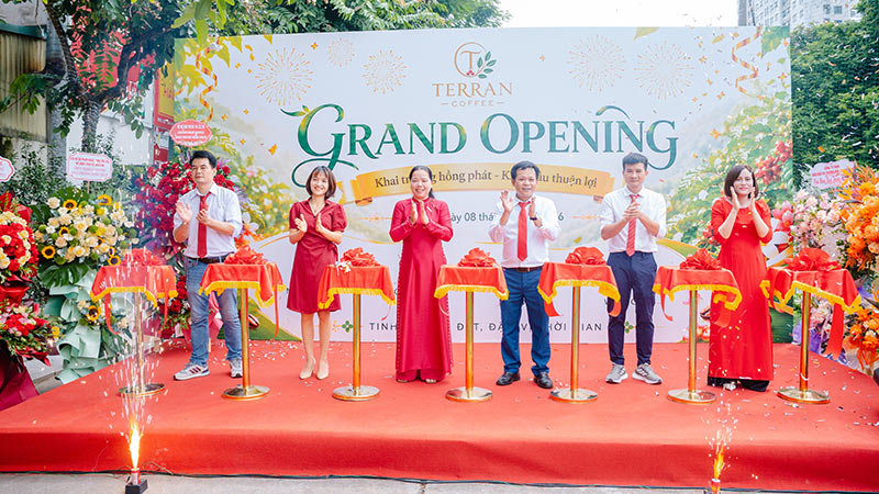 khai trương quán cafe terran