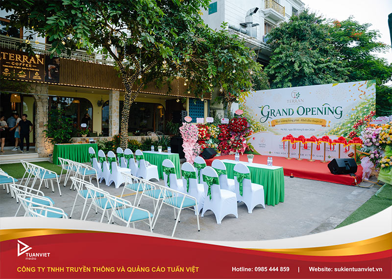 khai trương quán cafe terran