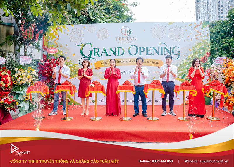 khai trương quán cafe terran