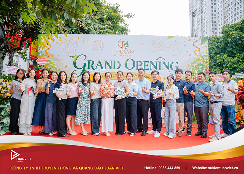 khai trương quán cafe terran