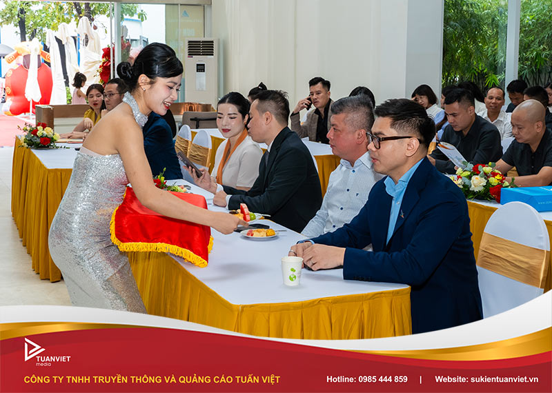 sự kiện khai trương văn phòng bán hàng eden park